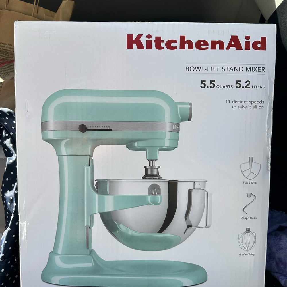 NWT KitchenAid Bowl-Lift Stand Mixer 5.5 quarts